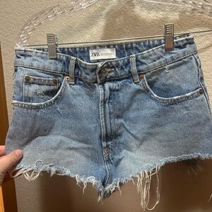 Zara Women's Light Blue Frayed Denim Shorts
